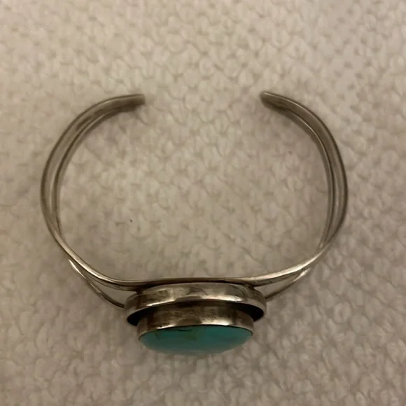 Sterling silver bangle with tourquoise stone - Picture 2 of 4